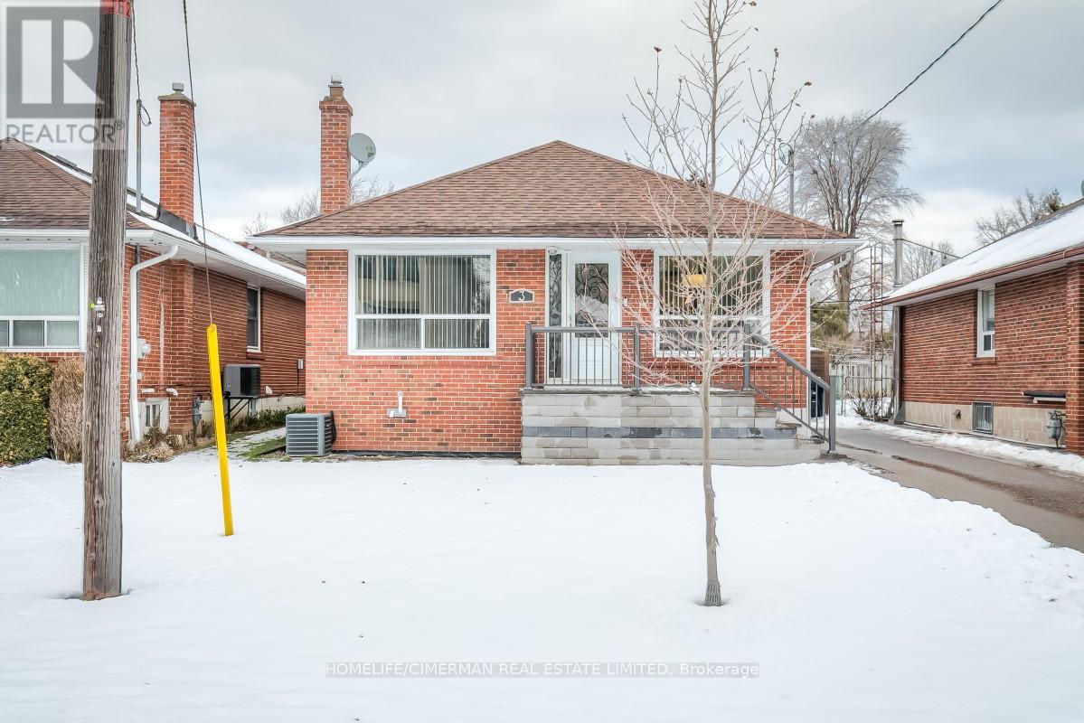 3 WILLOWHURST CRESCENT, Toronto, Ontario