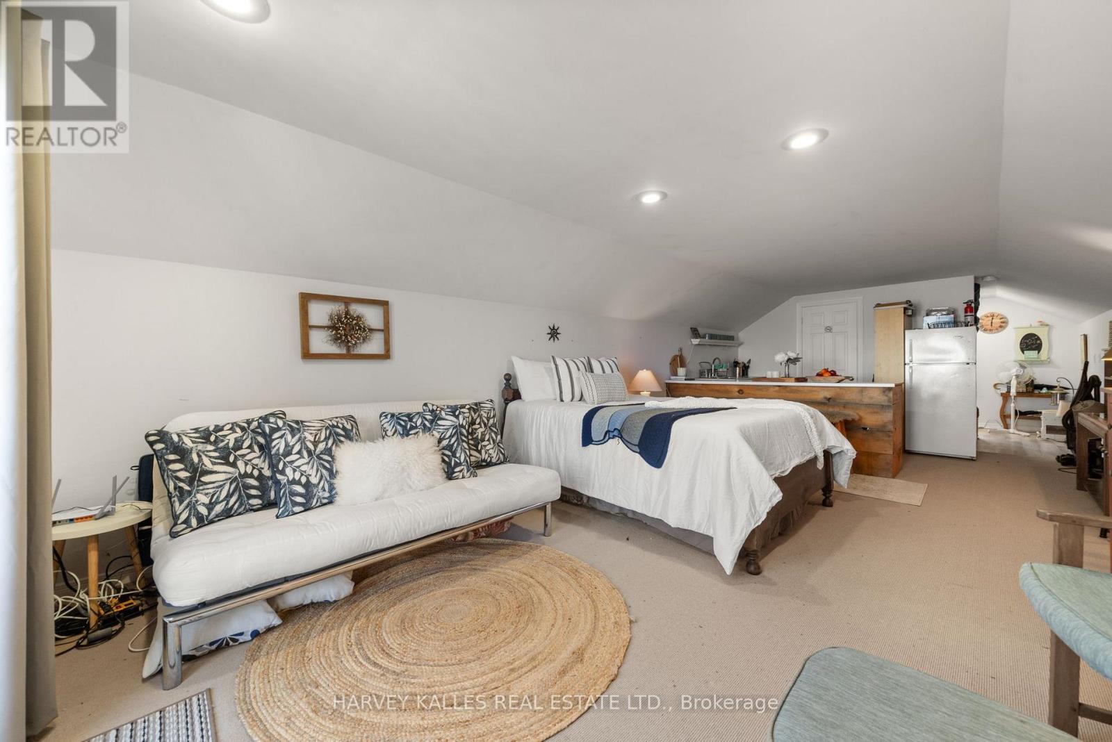 12130 Loyalist Parkway, Prince Edward County, Ontario  K0K 2T0 - Photo 35 - X12491884