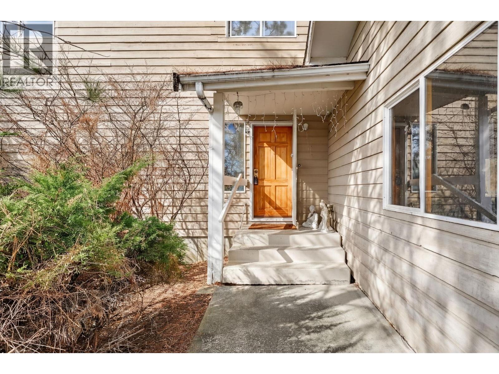 1050 Bartholomew Court, Kelowna, British Columbia  V1W 4N2 - Photo 3 - 10373927