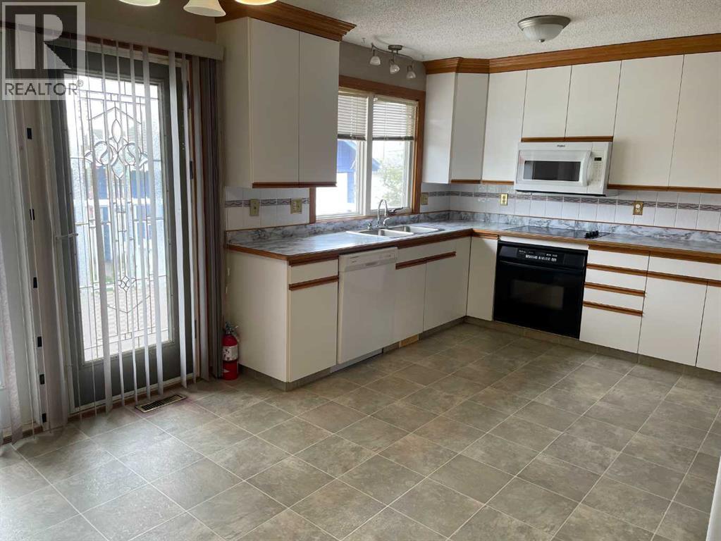 11211 109 Avenue Close, Fairview, Alberta  T0H 1L0 - Photo 5 - A2218793