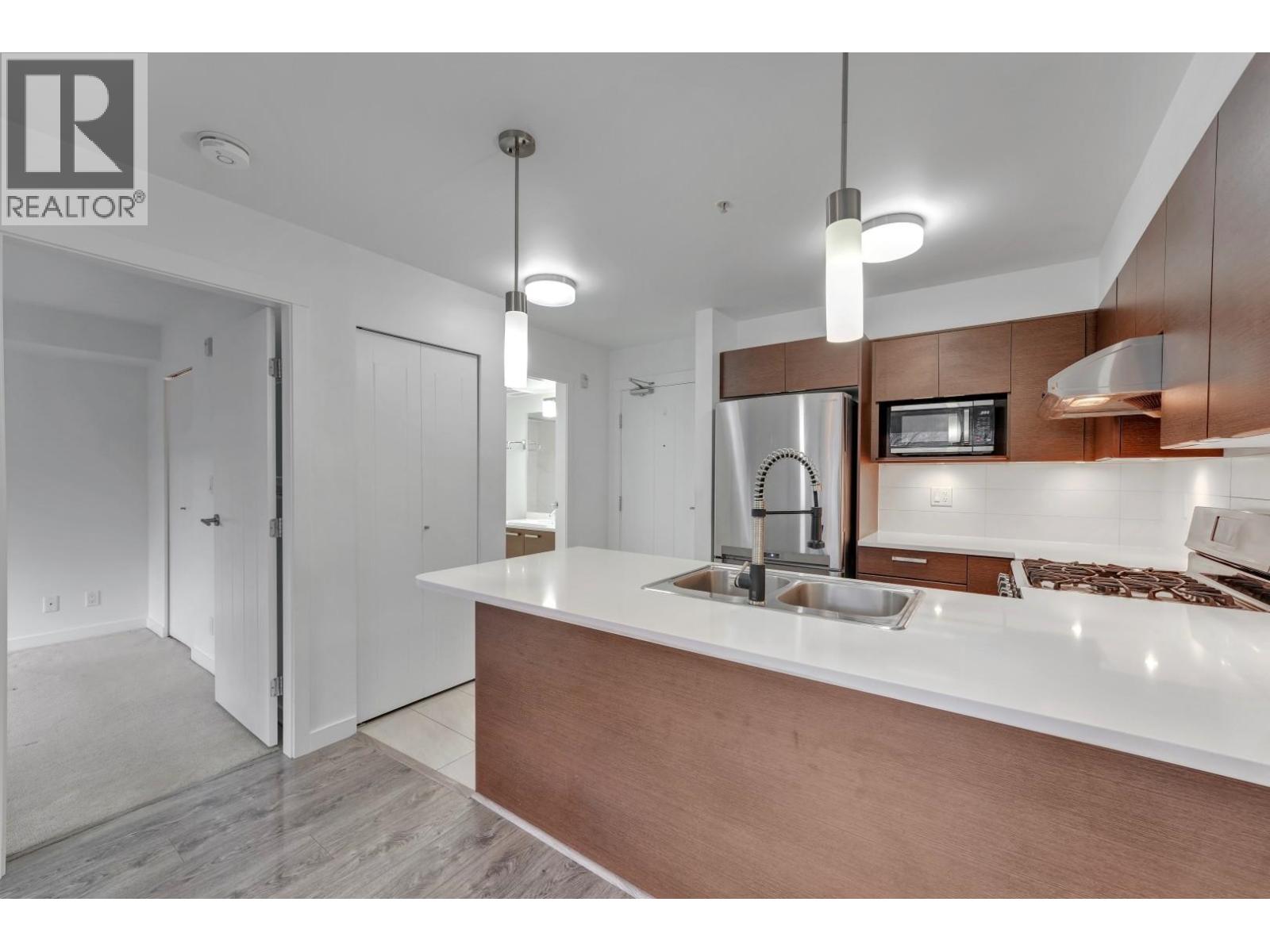 Listing Picture 11 of 31 : 215 12339 STEVESTON HIGHWAY, Richmond / 烈治文 - 魯藝地產 Yvonne Lu Group - MLS Medallion Club Member