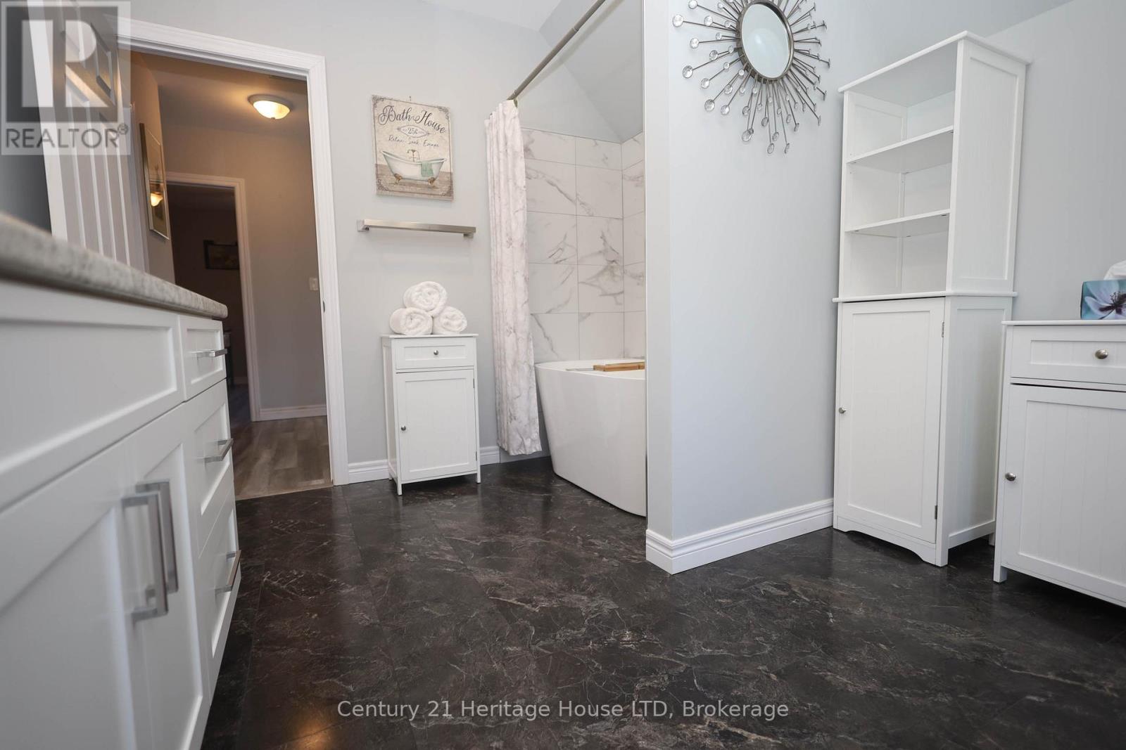 264 Henrietta Street, Fort Erie, Ontario  L2A 2K7 - Photo 20 - X12124904