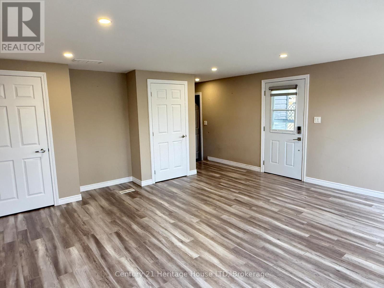 264 Henrietta Street, Fort Erie, Ontario  L2A 2K7 - Photo 10 - X12124904