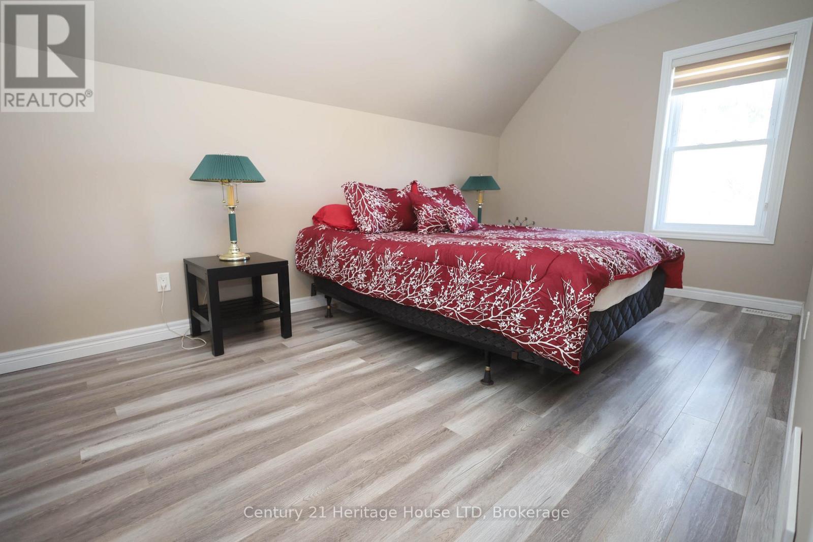 264 Henrietta Street, Fort Erie, Ontario  L2A 2K7 - Photo 14 - X12124904