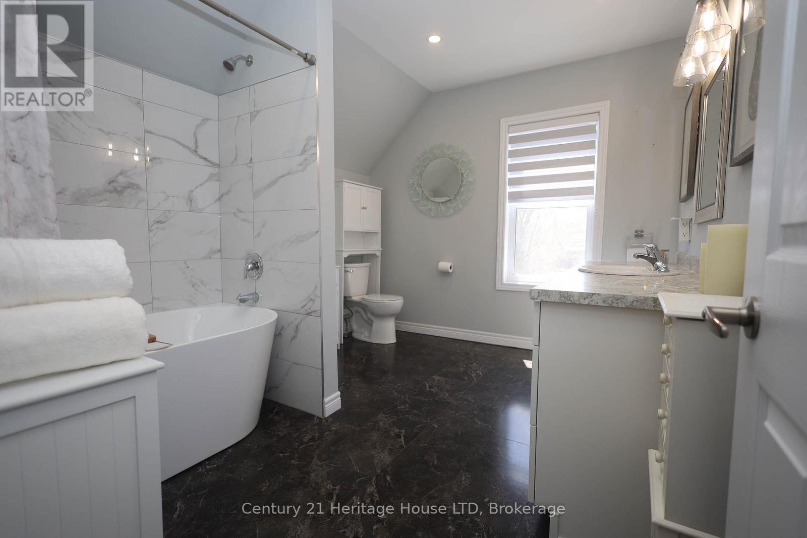 264 Henrietta Street, Fort Erie, Ontario  L2A 2K7 - Photo 18 - X12124904