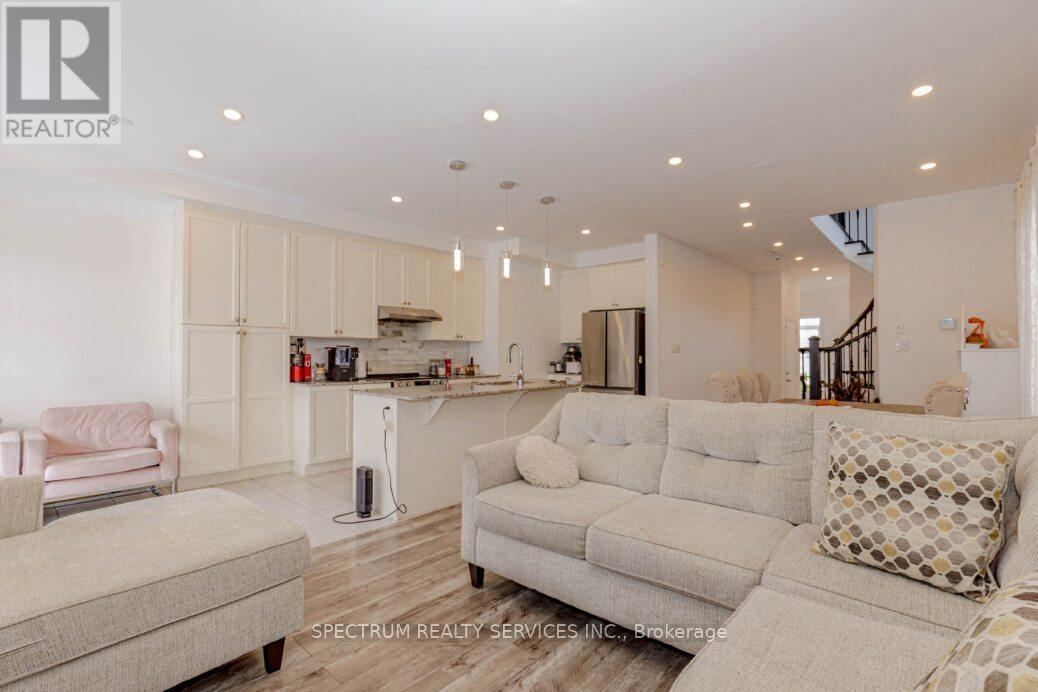 97 Kempenfelt Trail, Brampton, Ontario  L7A 0A7 - Photo 10 - W12725884