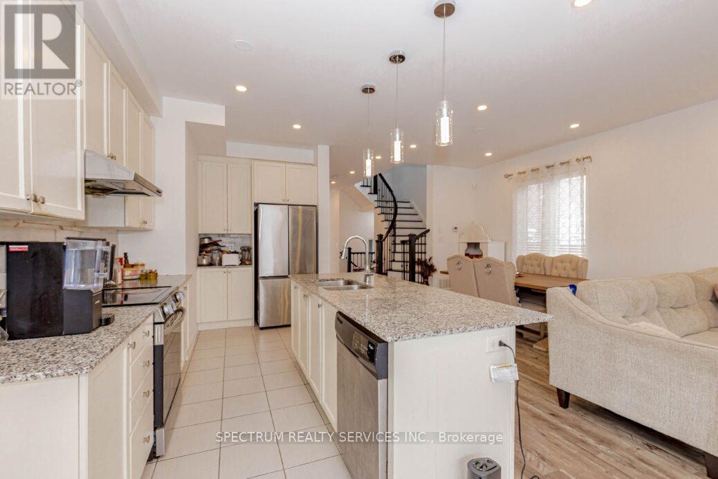 97 Kempenfelt Trail, Brampton, Ontario  L7A 0A7 - Photo 12 - W12725884