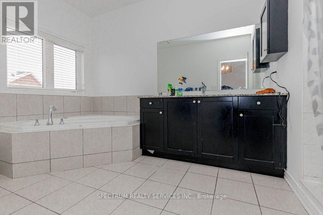 97 Kempenfelt Trail, Brampton, Ontario  L7A 0A7 - Photo 17 - W12725884