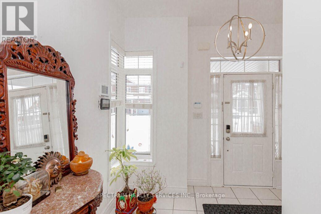 97 Kempenfelt Trail, Brampton, Ontario  L7A 0A7 - Photo 3 - W12725884