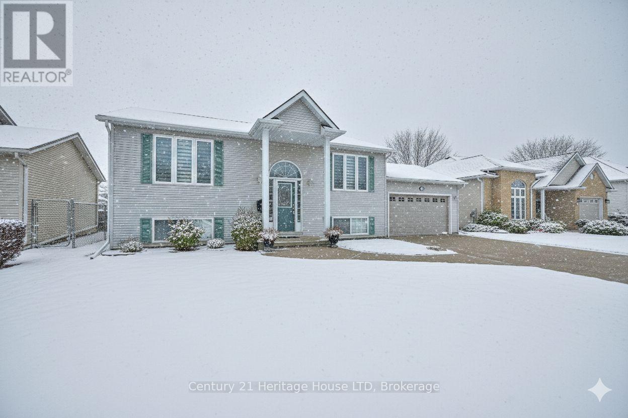 358 Antoinette Road, Fort Erie, Ontario  L2A 6S5 - Photo 1 - X12385426