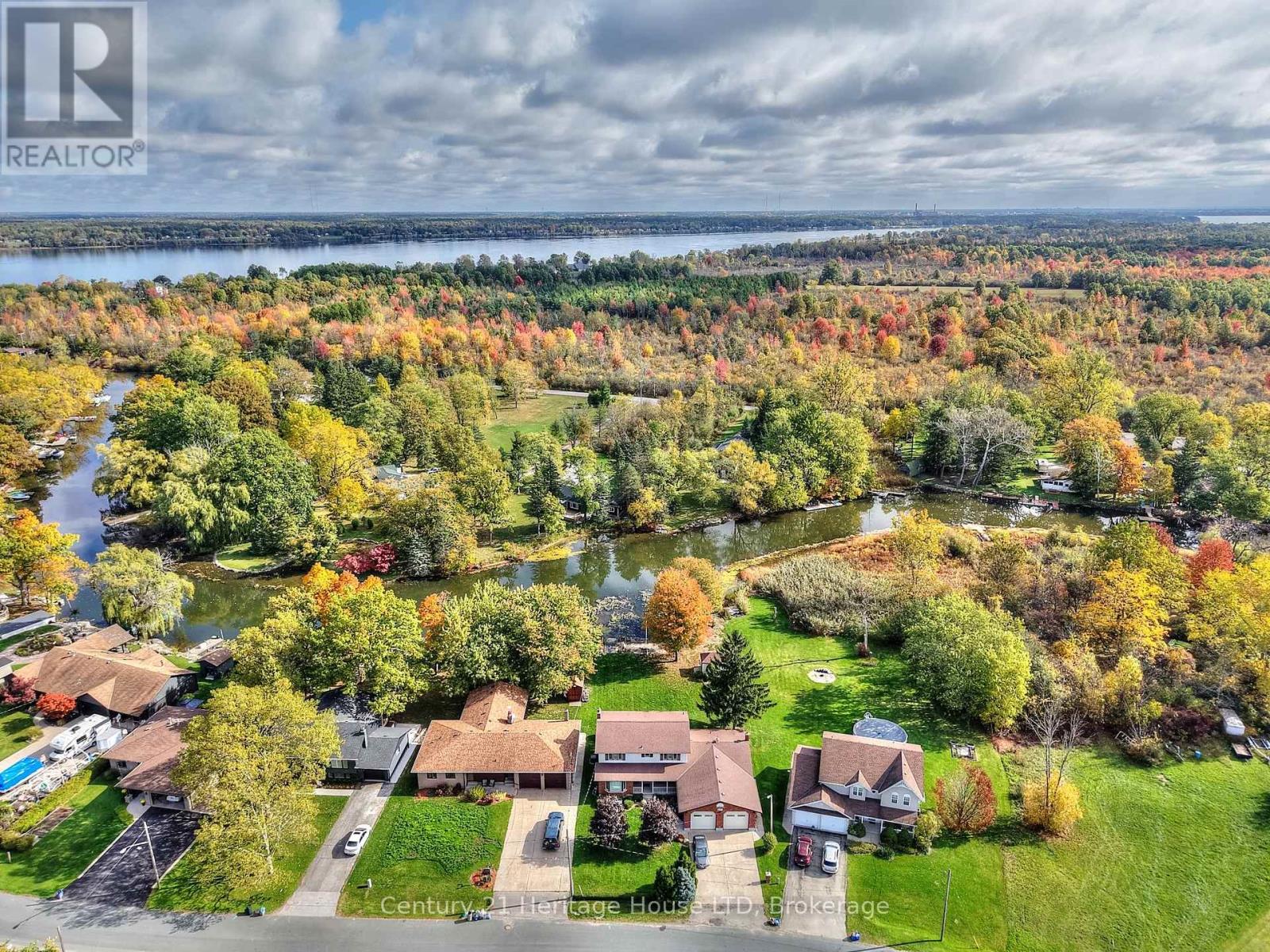 3466 River Trail, Fort Erie, Ontario  L0S 1S0 - Photo 46 - X12462443