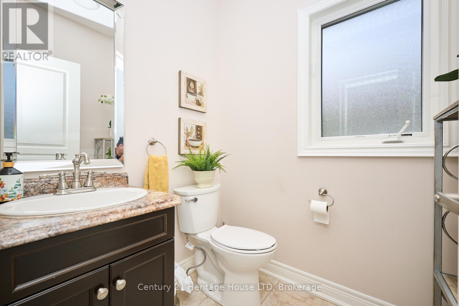 710 Brian Street, Fort Erie, Ontario  L2A 6W2 - Photo 9 - X12714432