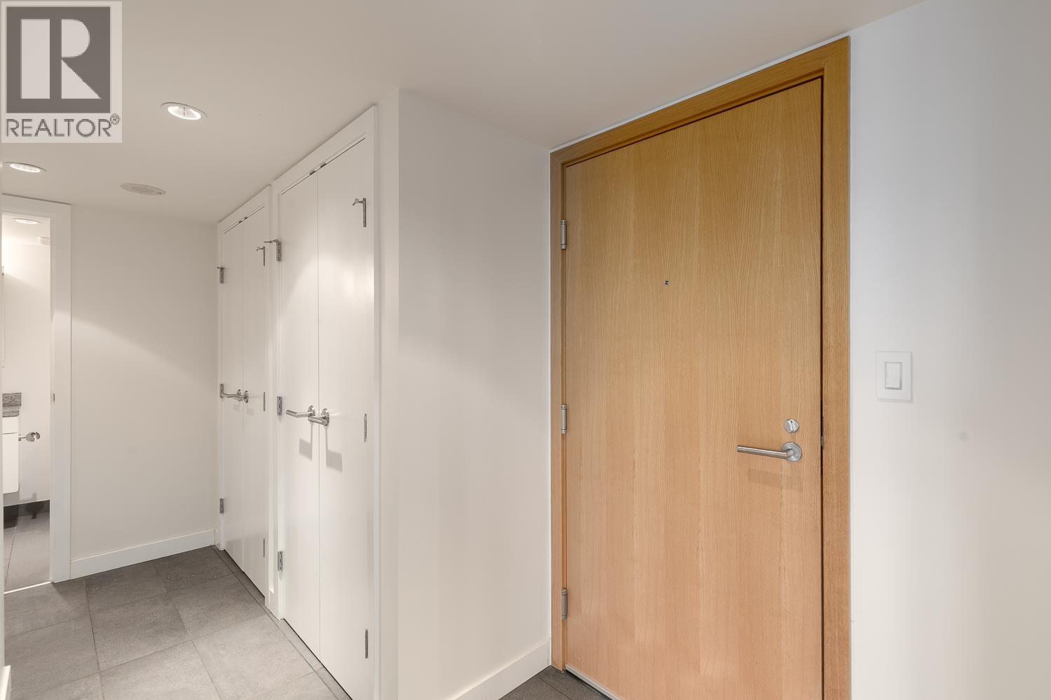 917 188 Keefer Street, Vancouver, British Columbia V6A 0E3 - Photo 2 - R3083760