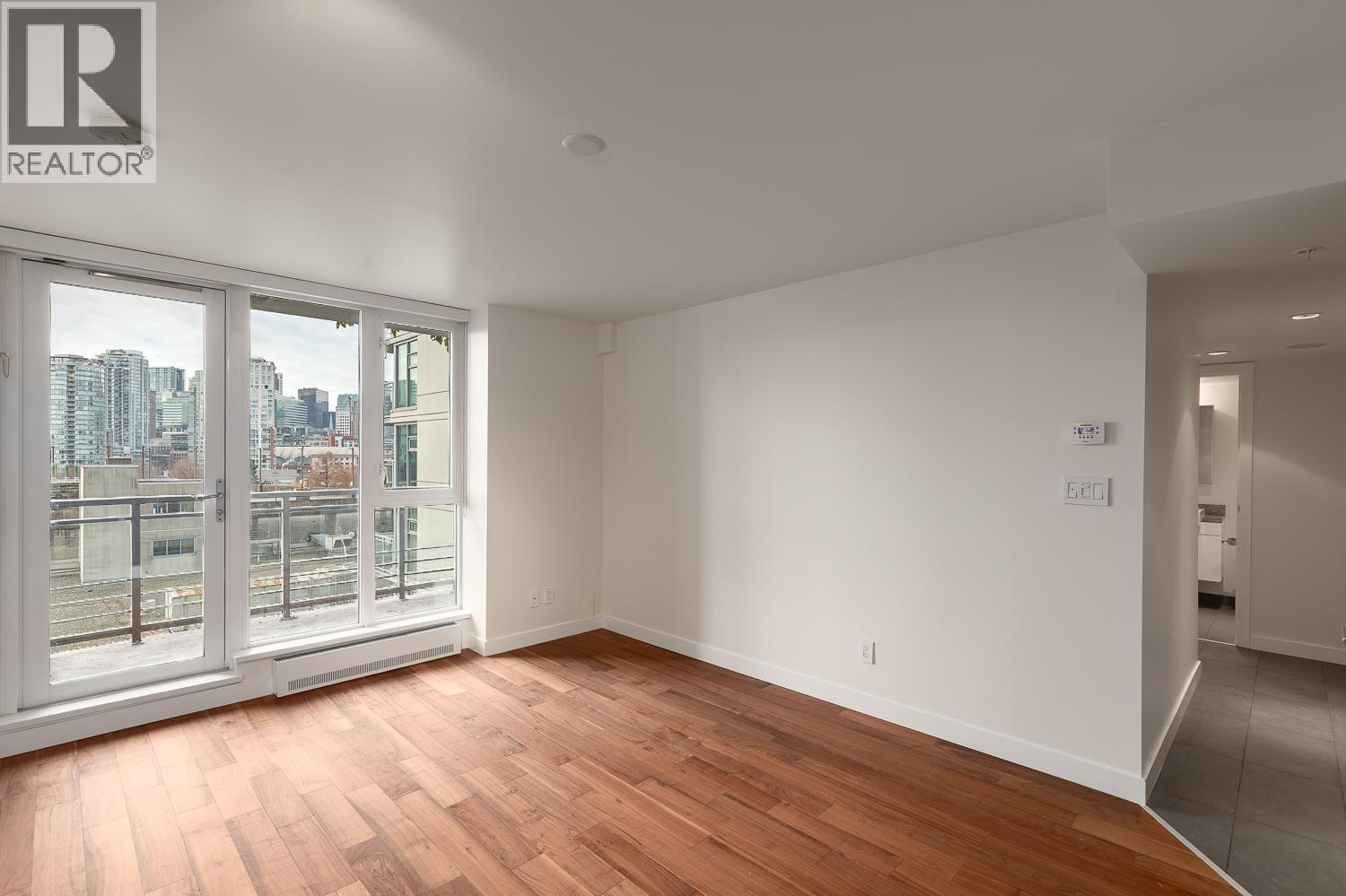 917 188 Keefer Street, Vancouver, British Columbia V6A 0E3 - Photo 3 - R3083760