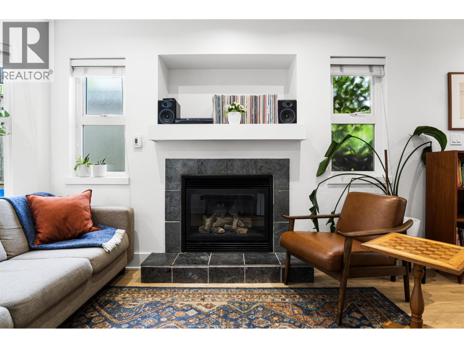 5 1638 E Georgia Street, Vancouver, British Columbia  V5L 2B2 - Photo 3 - R3083776