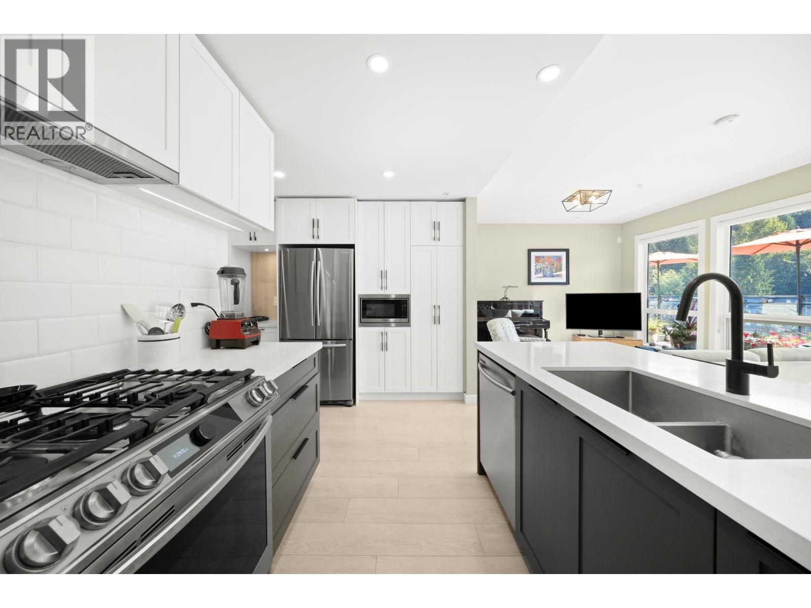 605 3038 St George Street, Port Moody, British Columbia  V3H 0L3 - Photo 7 - R3083780