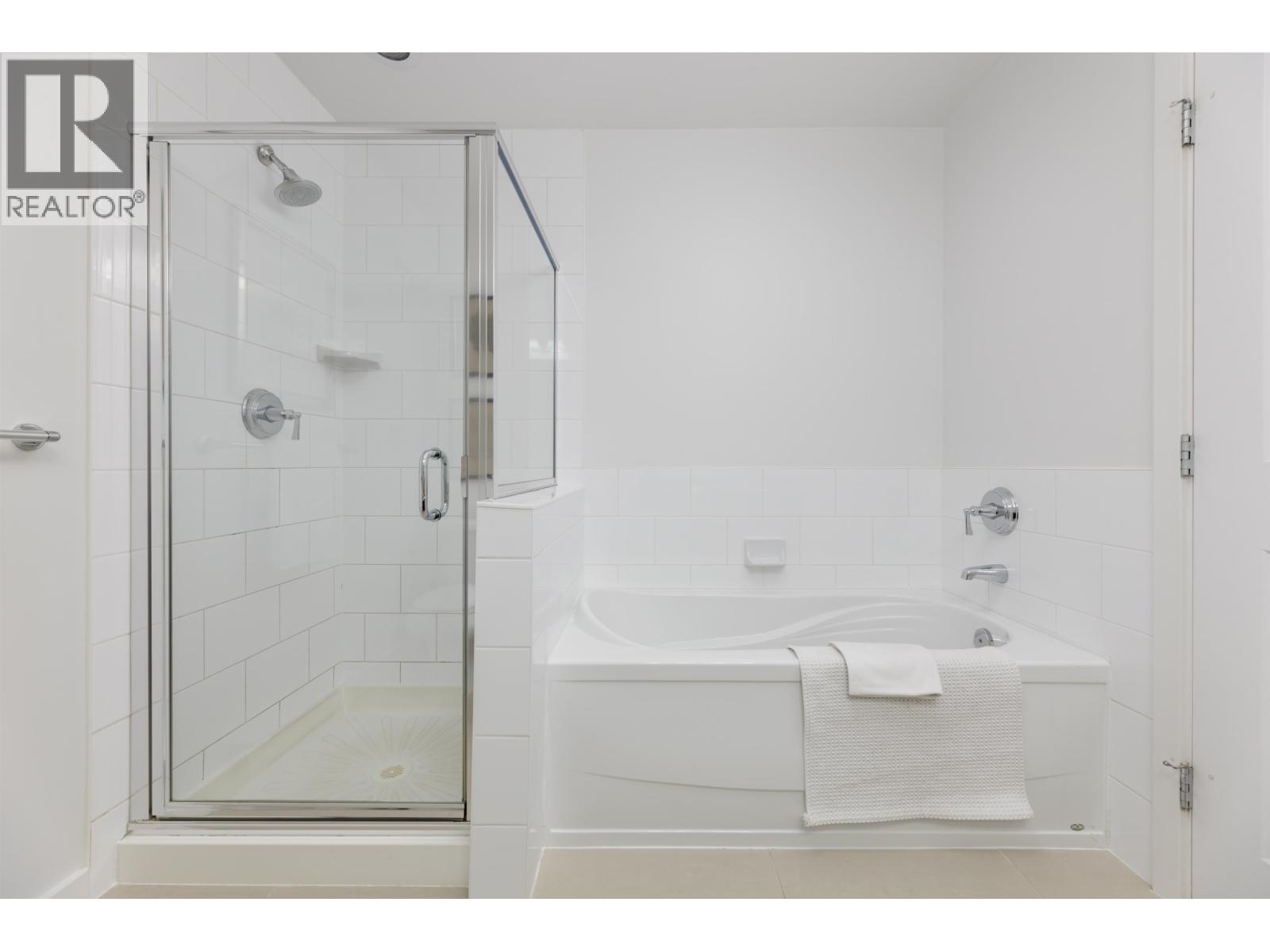 404 265 Ross Drive, New Westminster, British Columbia  V3L 0C8 - Photo 12 - R3083782