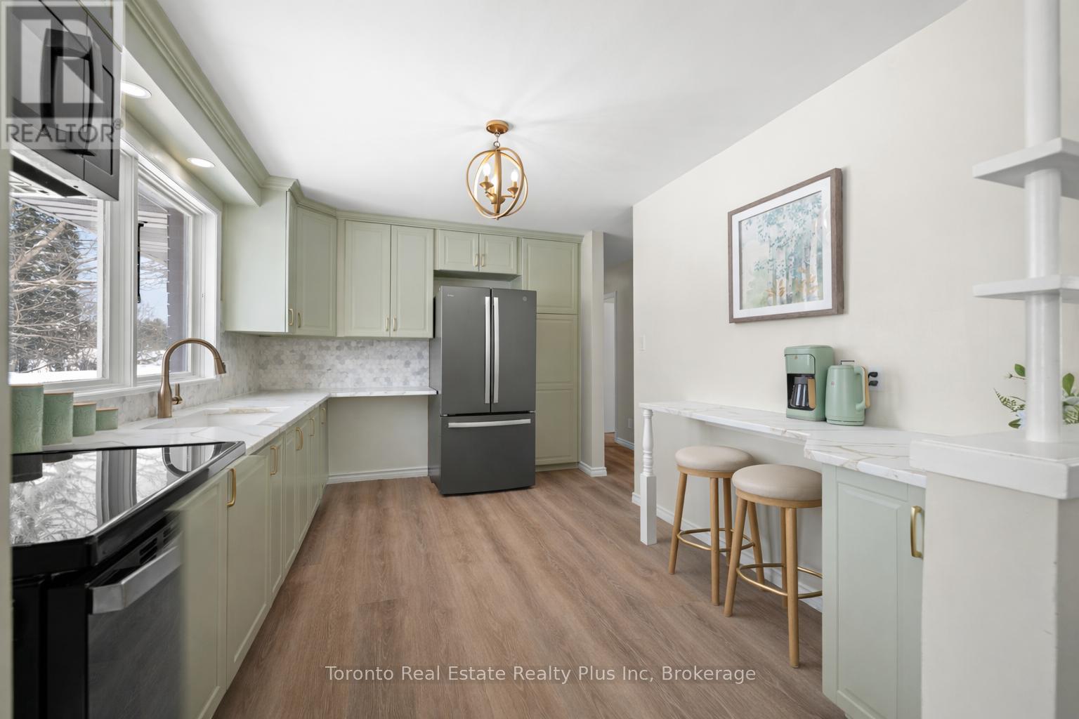 528 Greenbrook Drive, Kitchener, Ontario  N2M 4K6 - Photo 12 - X12732670