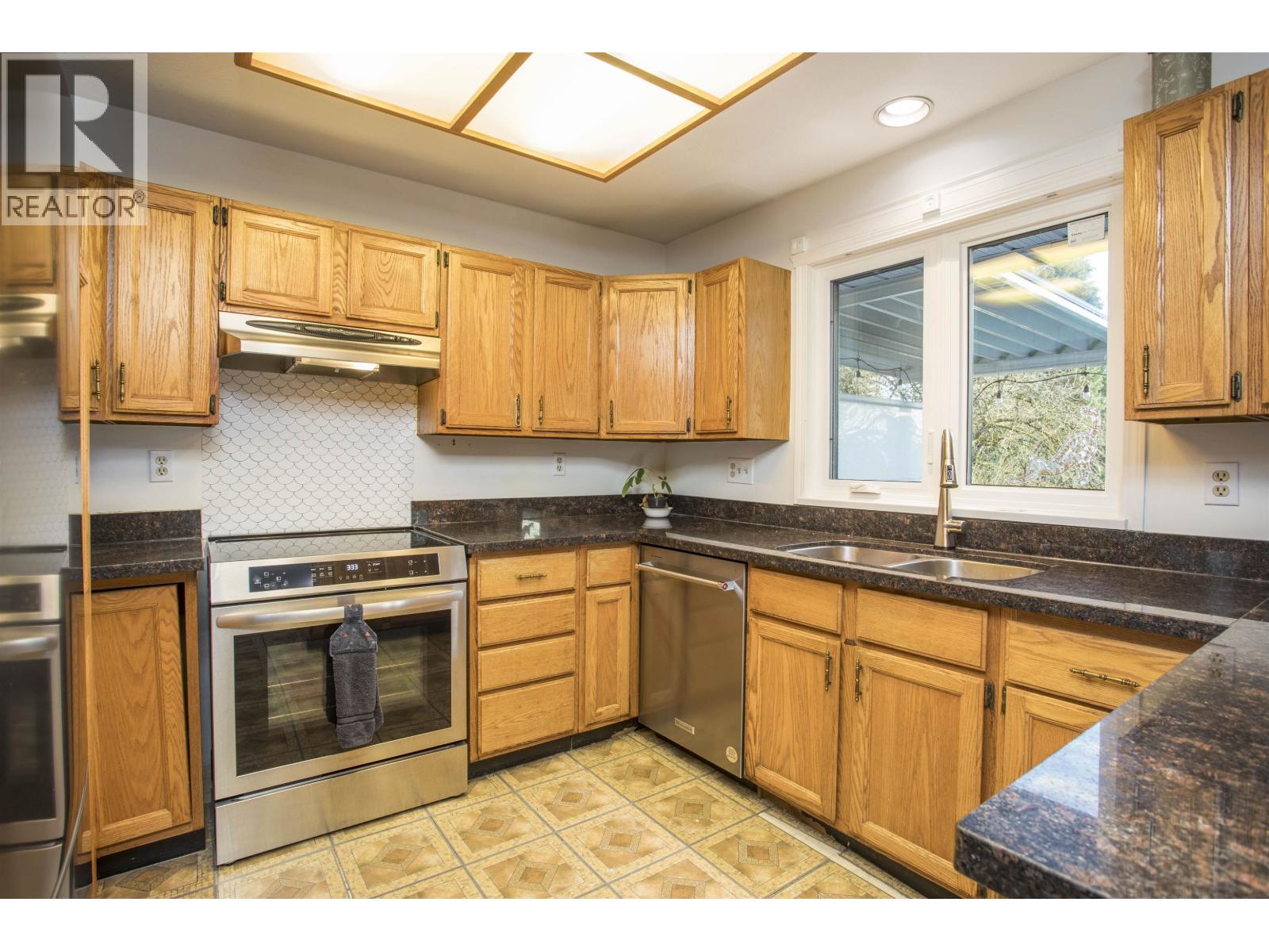 9890 Lyndhurst Street, Burnaby, British Columbia  V3J 1G1 - Photo 9 - R3083766