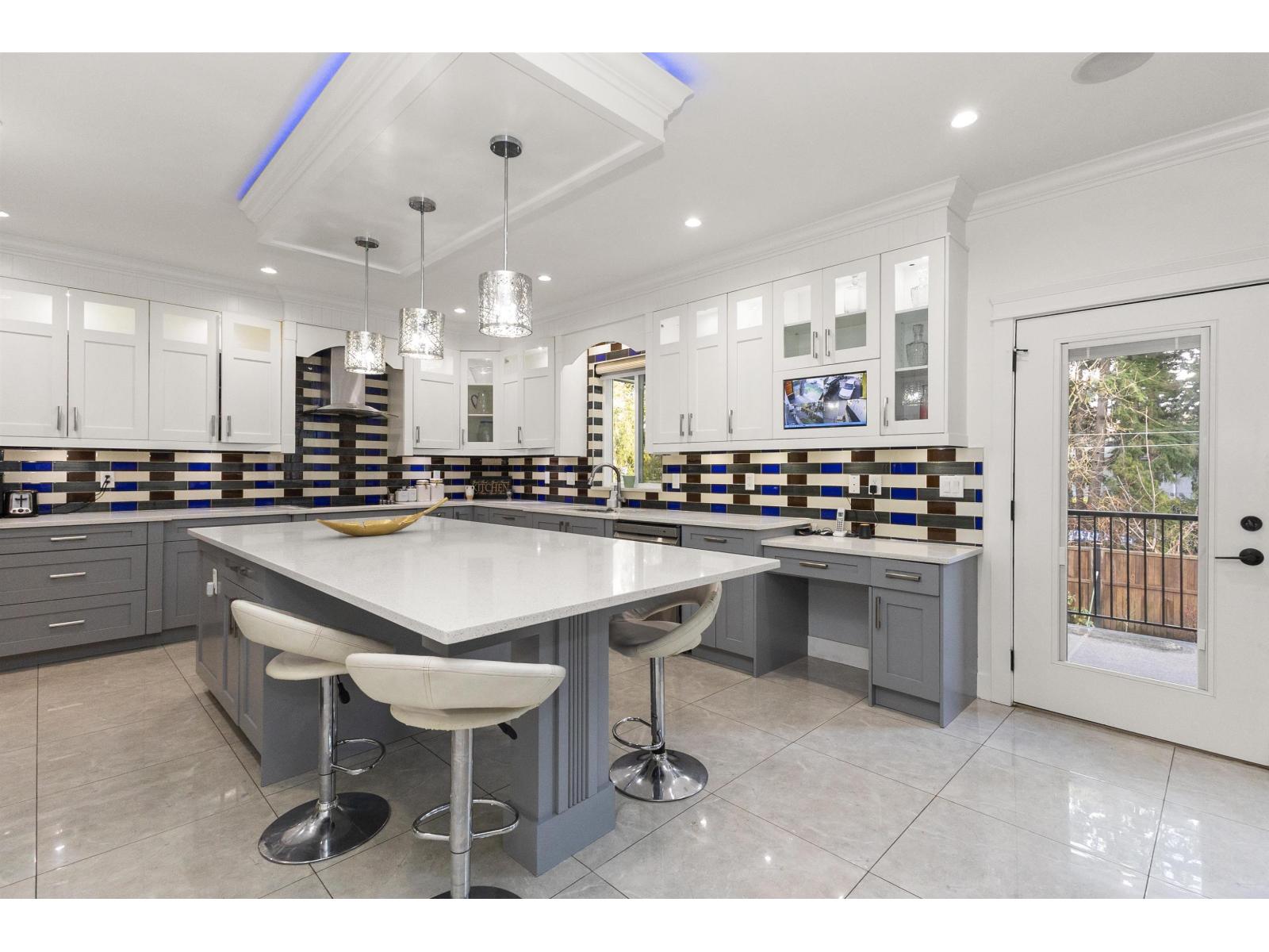 2018 Vinewood Street, Abbotsford, British Columbia  V2S 3H2 - Photo 11 - R3082763