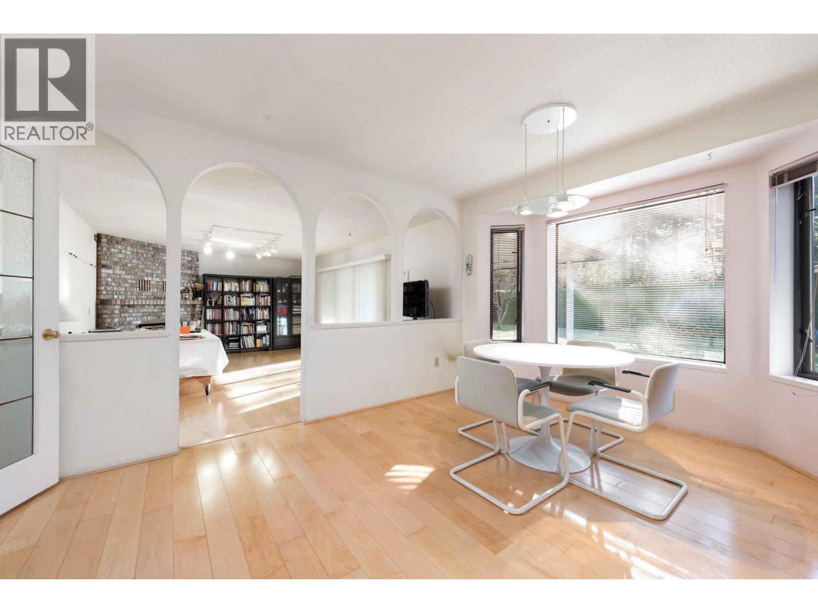 Listing Picture 19 of 29 : 4360 STEVESTON HIGHWAY, Richmond / 烈治文 - 魯藝地產 Yvonne Lu Group - MLS Medallion Club Member