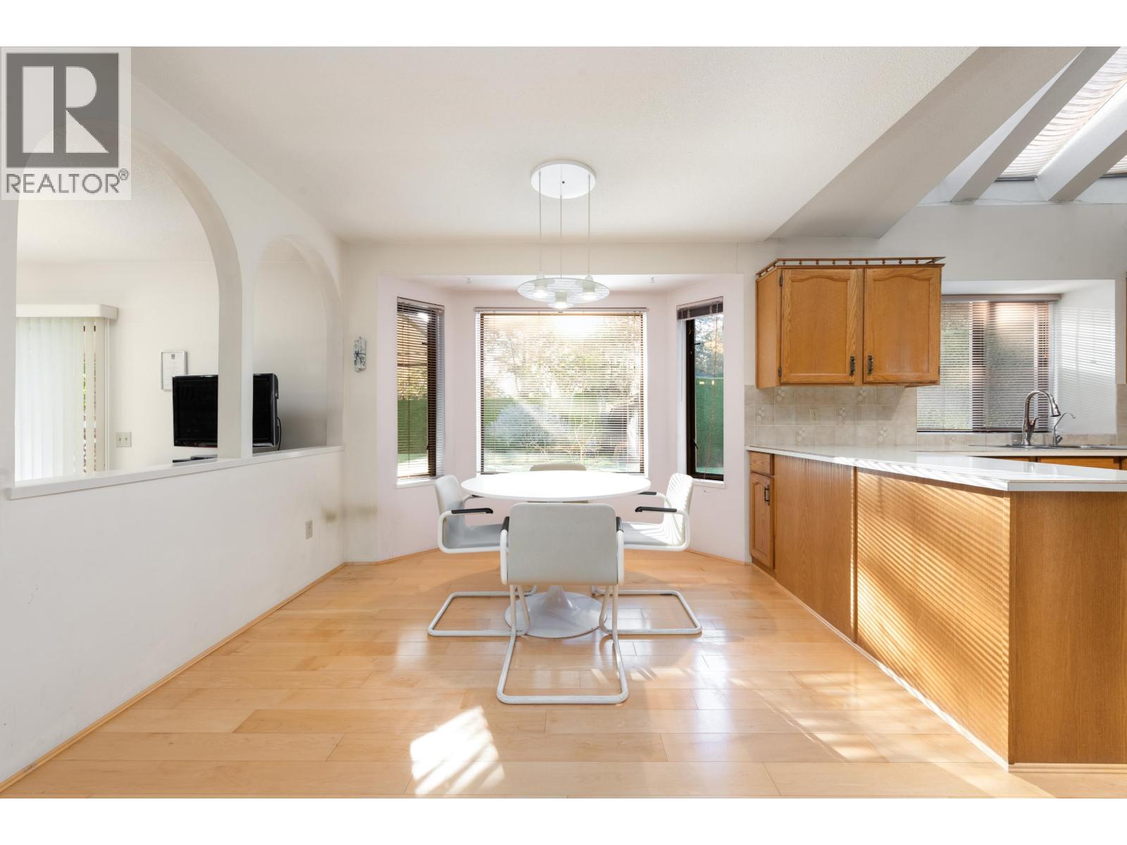 Listing Picture 3 of 29 : 4360 STEVESTON HIGHWAY, Richmond / 烈治文 - 魯藝地產 Yvonne Lu Group - MLS Medallion Club Member