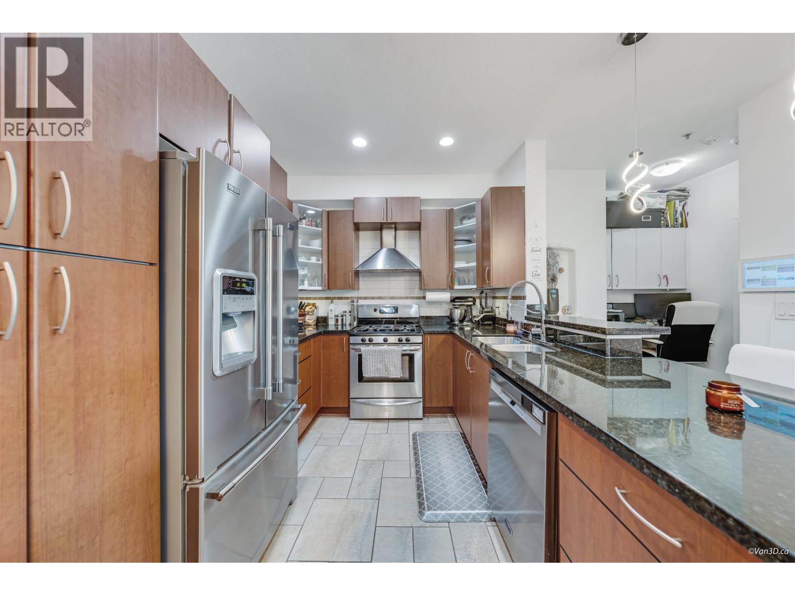 107 976 Adair Avenue, Coquitlam, British Columbia  V3K 3V2 - Photo 8 - R3083716