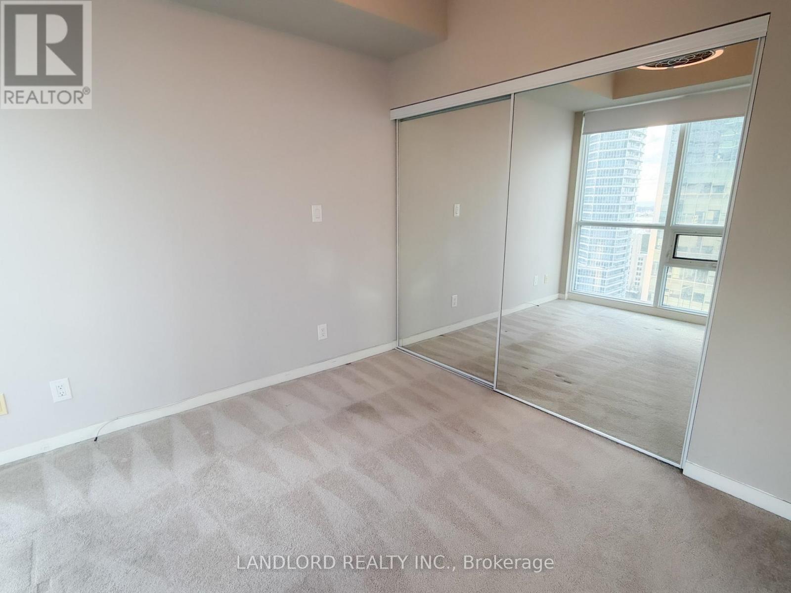 1907 - 55 Bremner Boulevard, Toronto, Ontario  M5J 0A6 - Photo 13 - C12733586