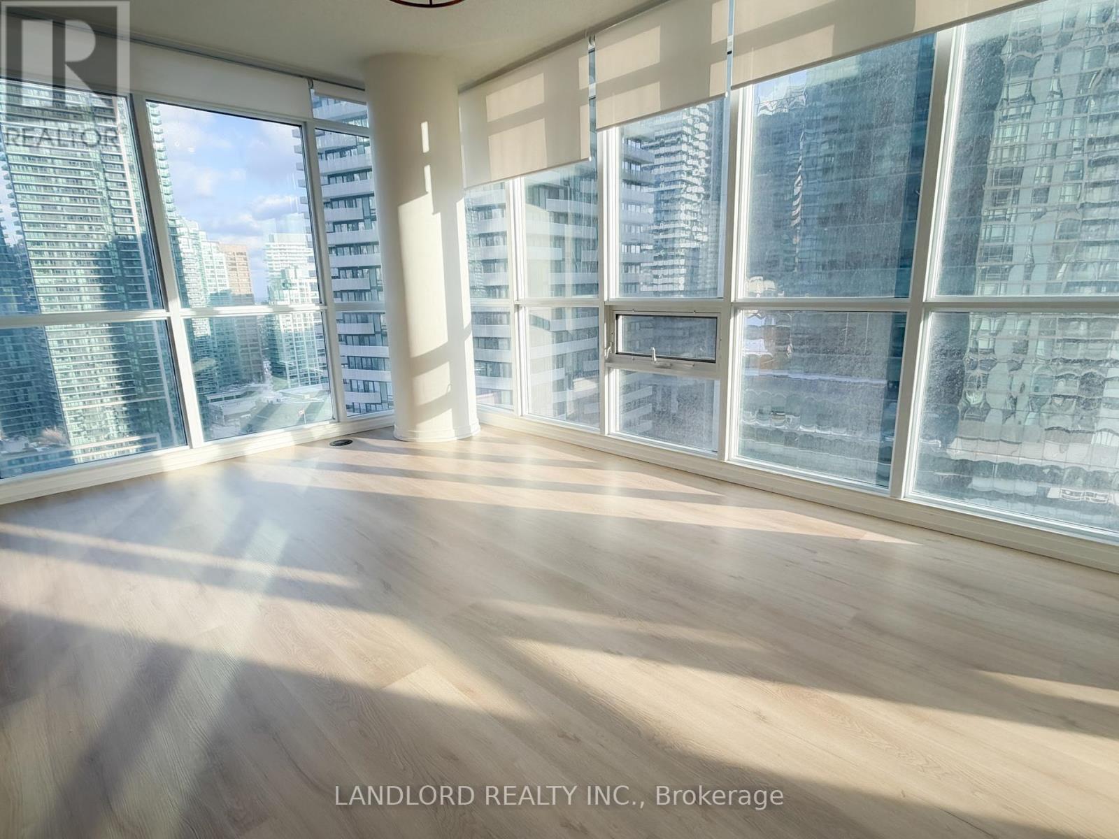 1907 - 55 Bremner Boulevard, Toronto, Ontario  M5J 0A6 - Photo 6 - C12733586