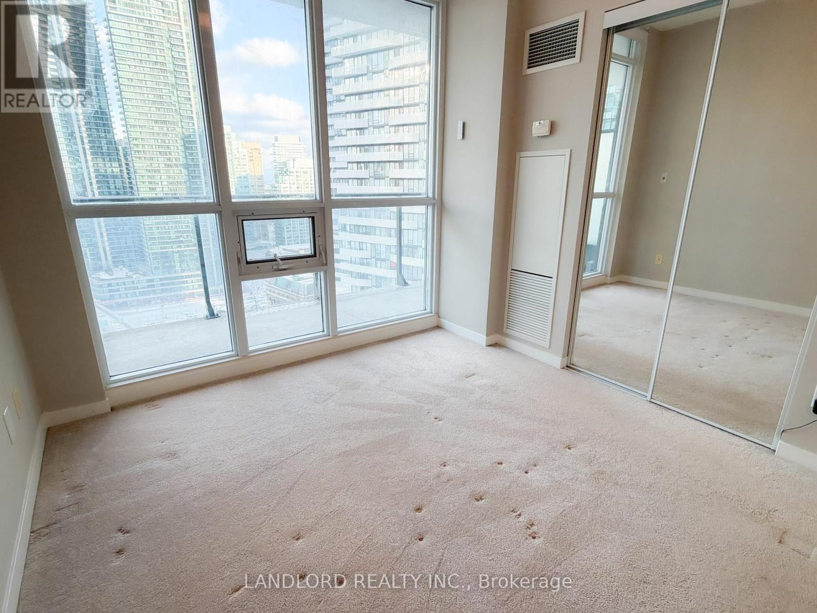 1907 - 55 Bremner Boulevard, Toronto, Ontario  M5J 0A6 - Photo 8 - C12733586