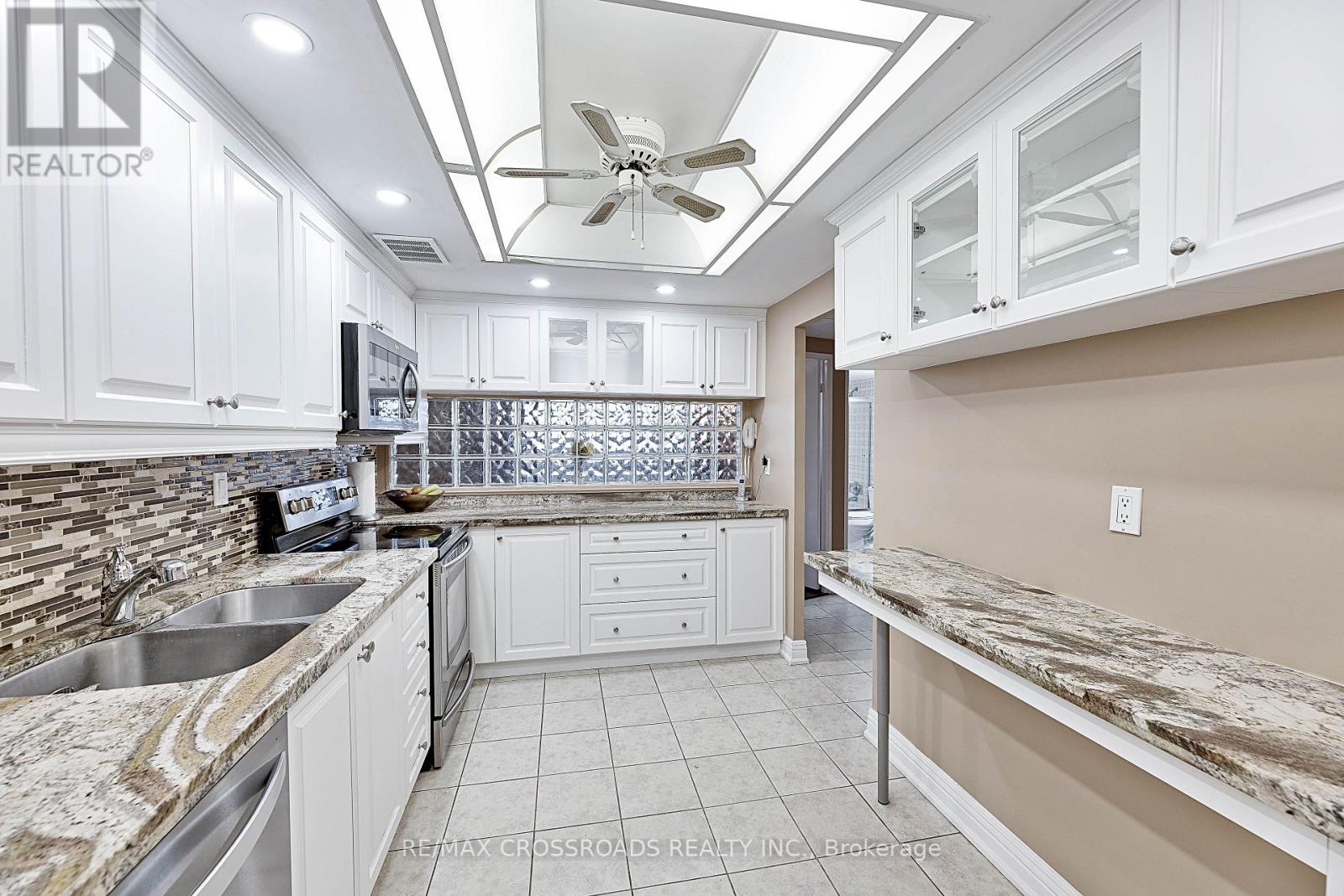 1907 - 3303 Don Mills Road, Toronto, Ontario  M2J 4T6 - Photo 13 - C12733610