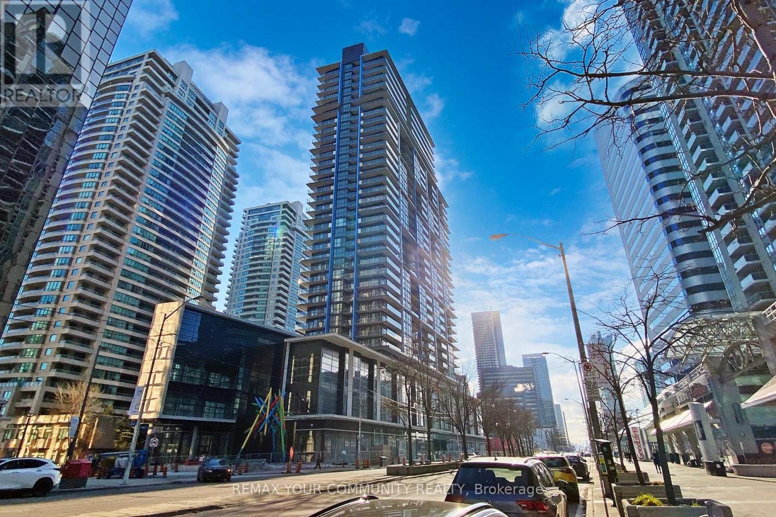 2117 - 4955 Yonge Street, Toronto, Ontario  M2N 0L8 - Photo 1 - C12733616