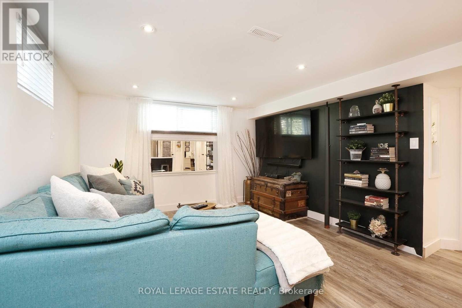 Lower - 208 Oakridge Drive, Toronto, Ontario  M1M 2B3 - Photo 10 - E12733612