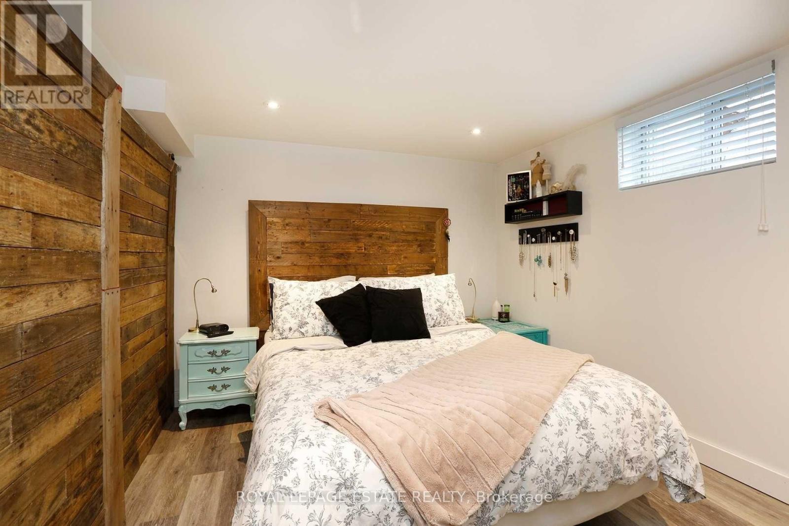 Lower - 208 Oakridge Drive, Toronto, Ontario  M1M 2B3 - Photo 14 - E12733612