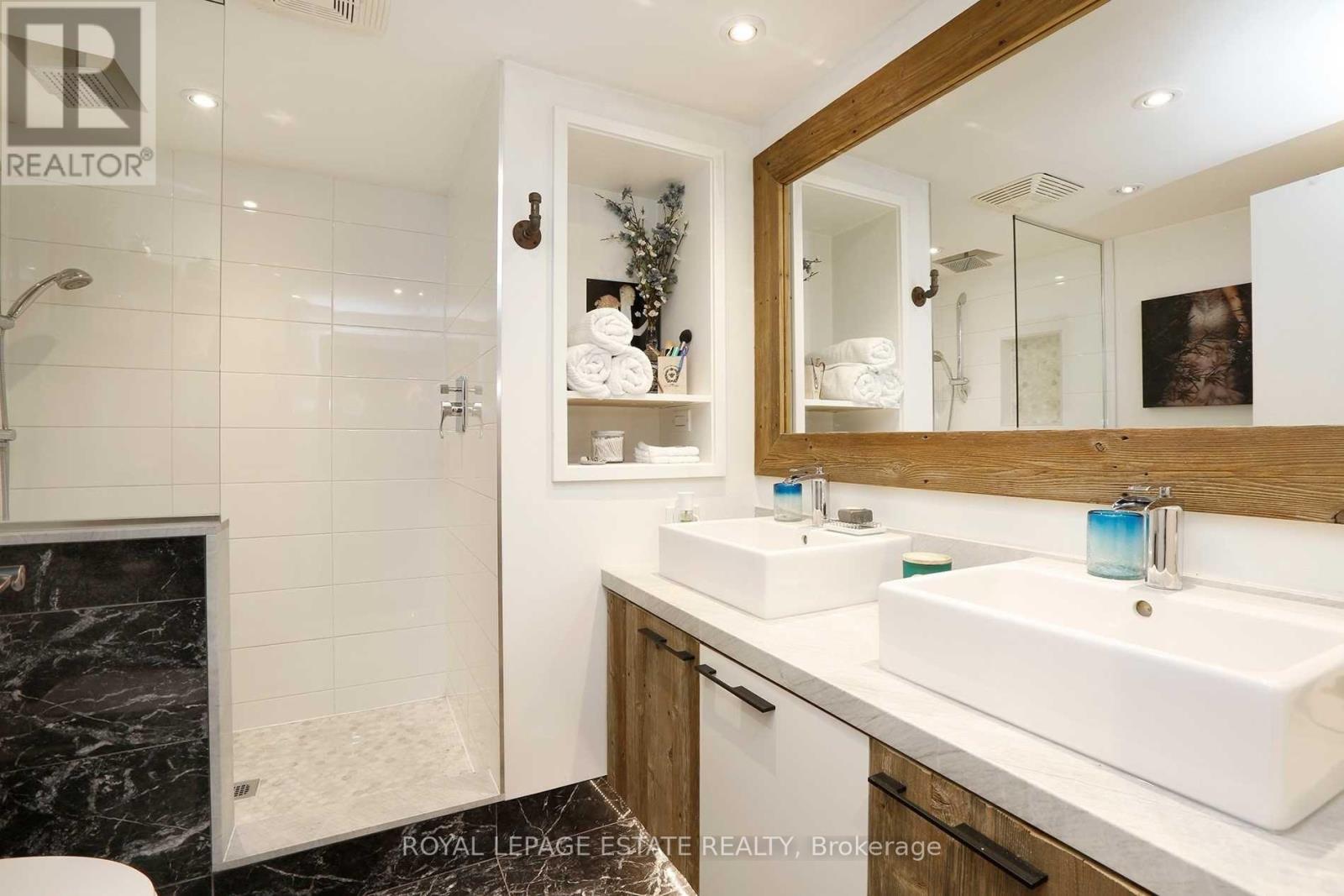 Lower - 208 Oakridge Drive, Toronto, Ontario  M1M 2B3 - Photo 16 - E12733612