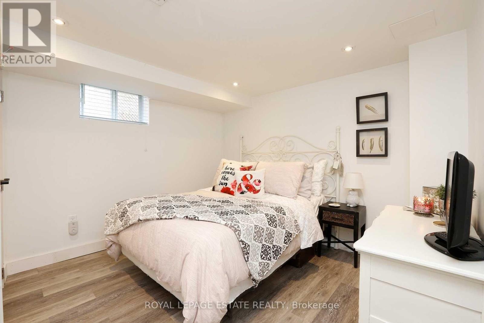 Lower - 208 Oakridge Drive, Toronto, Ontario  M1M 2B3 - Photo 17 - E12733612