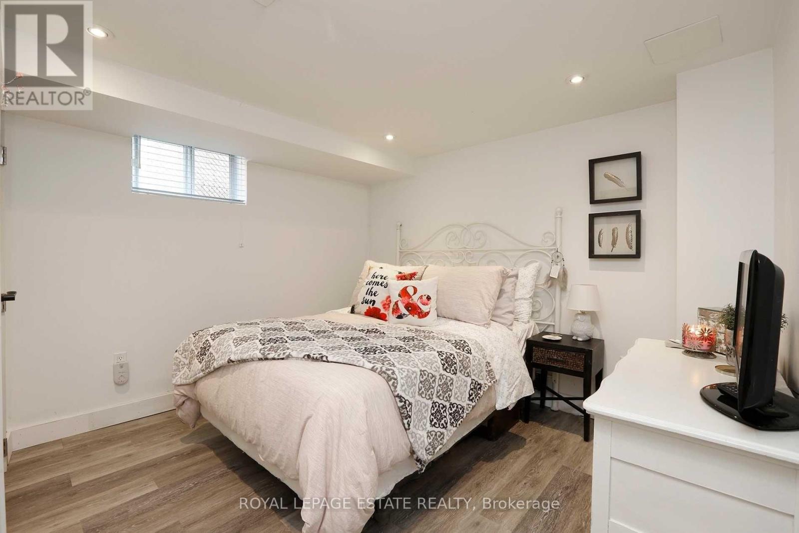 Lower - 208 Oakridge Drive, Toronto, Ontario  M1M 2B3 - Photo 18 - E12733612