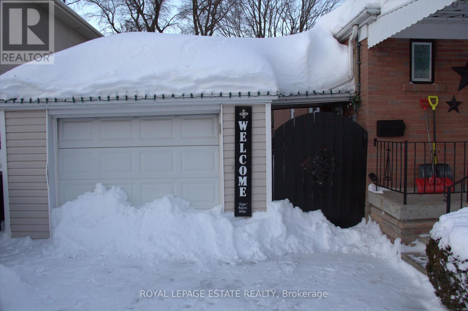 Lower - 208 Oakridge Drive, Toronto, Ontario  M1M 2B3 - Photo 2 - E12733612