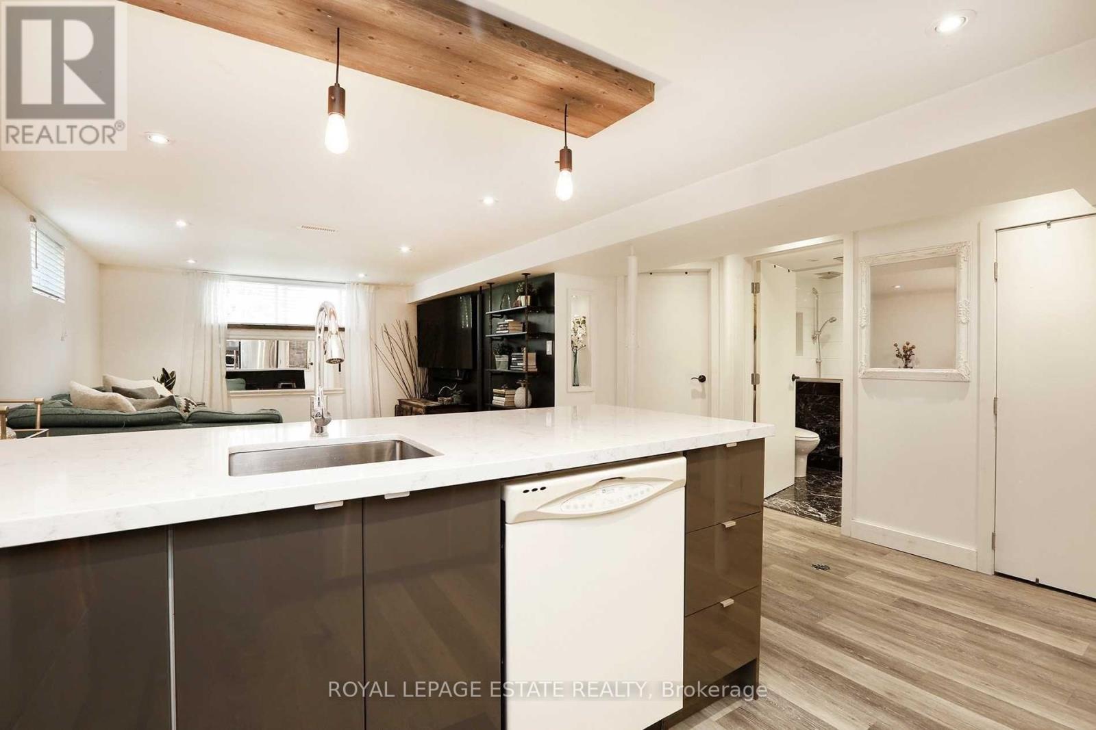 Lower - 208 Oakridge Drive, Toronto, Ontario  M1M 2B3 - Photo 8 - E12733612