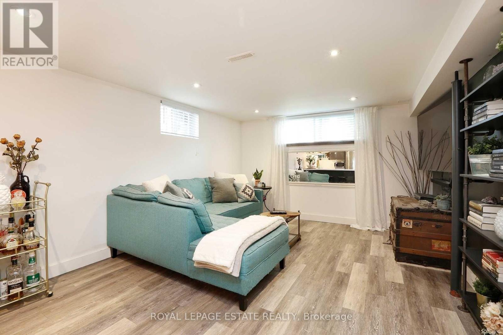 Lower - 208 Oakridge Drive, Toronto, Ontario  M1M 2B3 - Photo 9 - E12733612