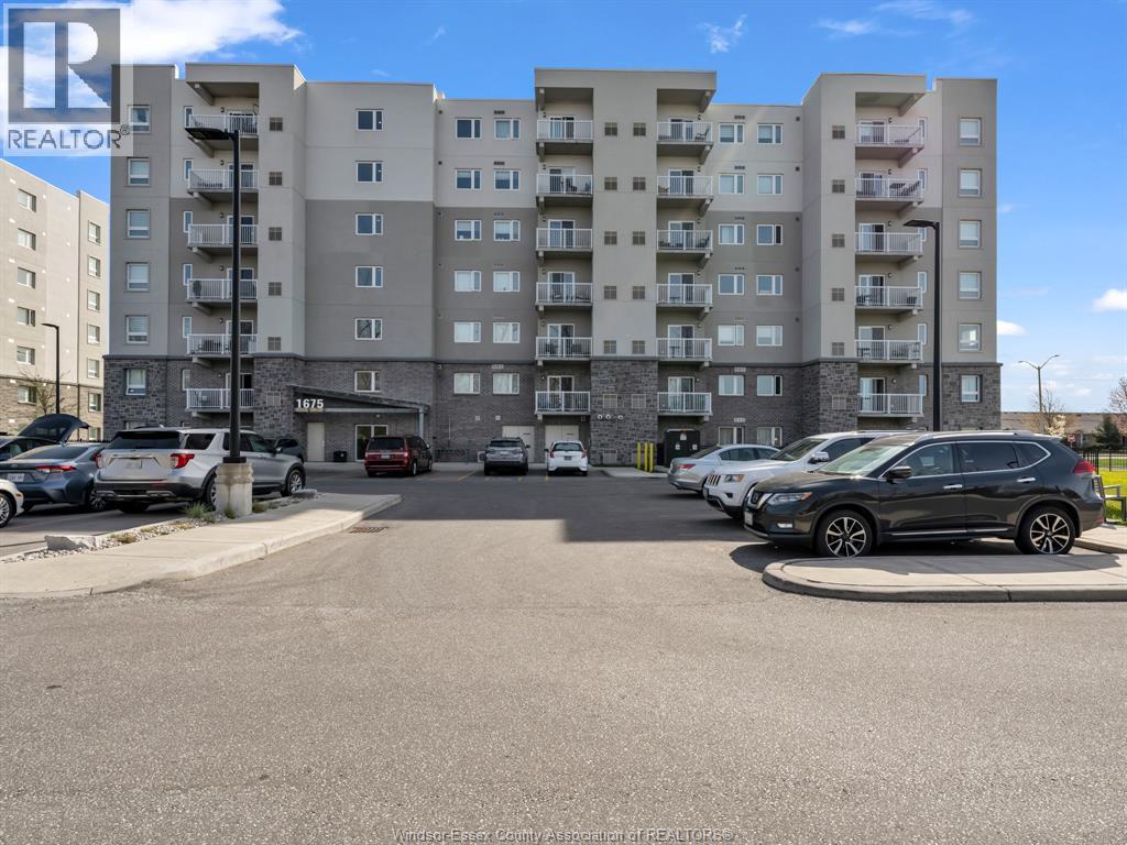 MLS# 26002056: 1675 BANWELL Unit# 104, Windsor, Canada