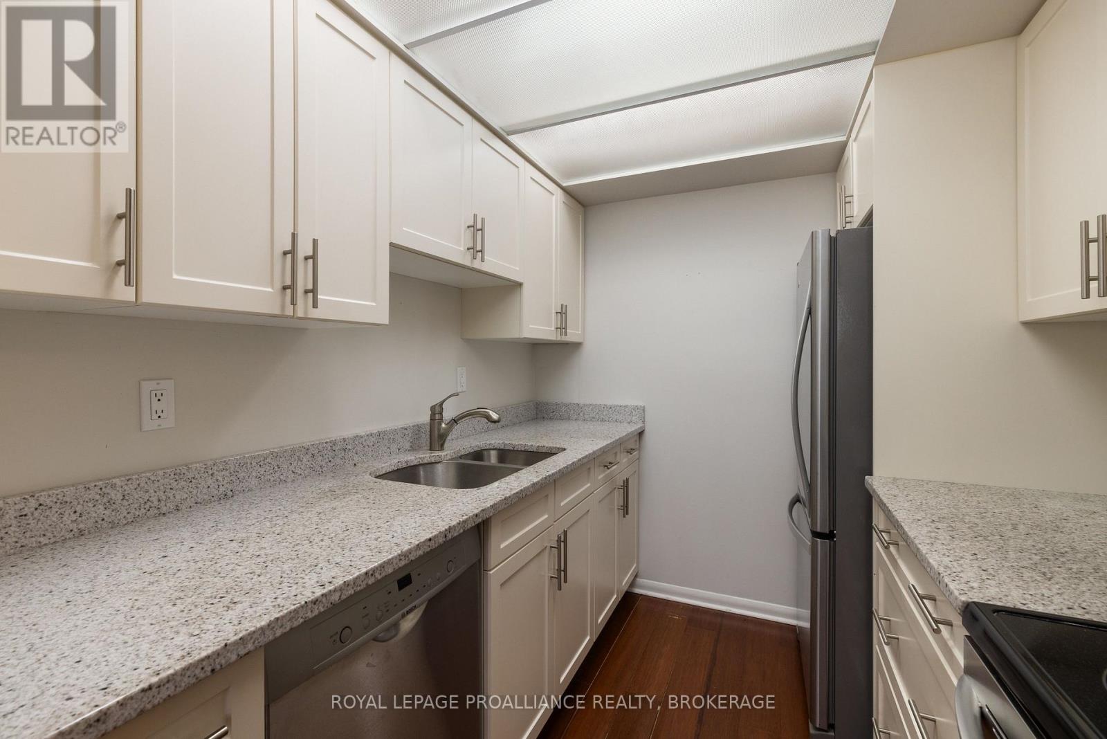 301 - 165 Ontario Street, Kingston, Ontario  K7L 2Y6 - Photo 13 - X12730356