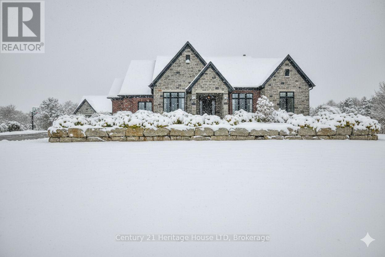 1716 Rebecca Street, Fort Erie, Ontario  L2A 5M4 - Photo 2 - X12377107