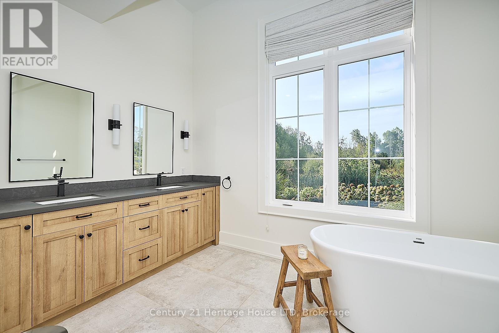 1716 Rebecca Street, Fort Erie, Ontario  L2A 5M4 - Photo 16 - X12377107