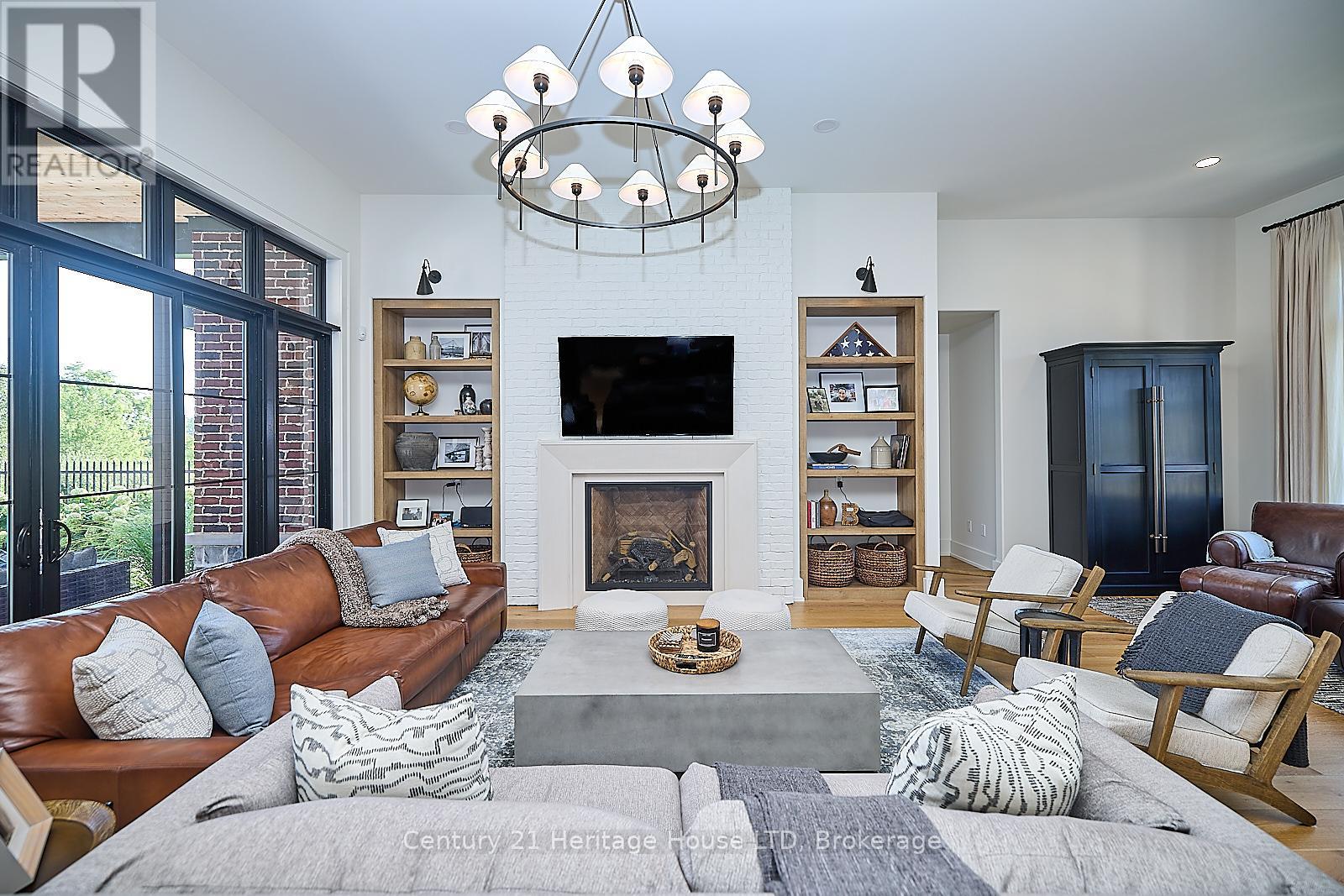 1716 Rebecca Street, Fort Erie, Ontario  L2A 5M4 - Photo 5 - X12377107