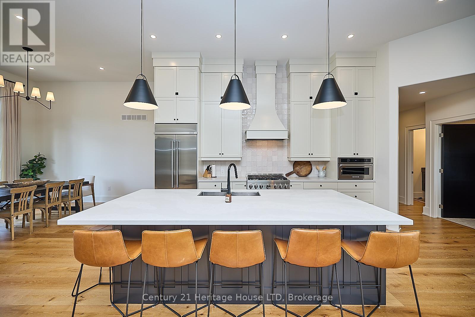 1716 Rebecca Street, Fort Erie, Ontario  L2A 5M4 - Photo 8 - X12377107