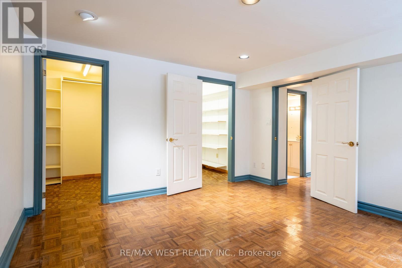 Lower - 28 Paragon Road, Toronto, Ontario  M9R 1J5 - Photo 10 - W12733562