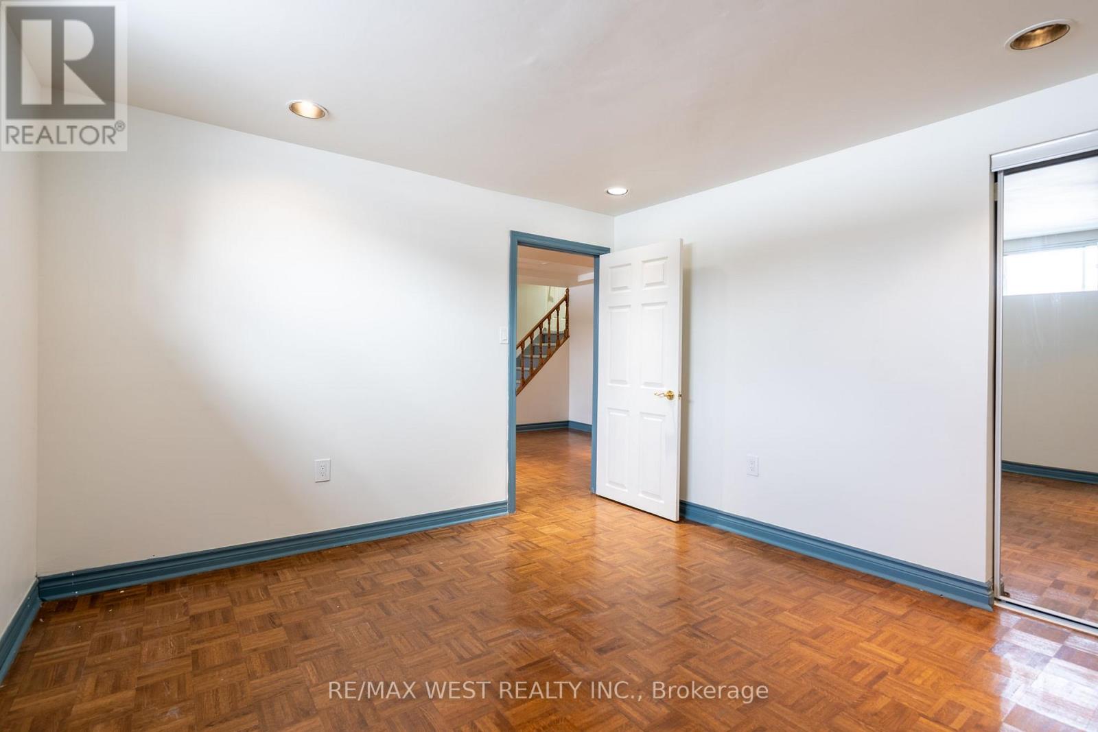 Lower - 28 Paragon Road, Toronto, Ontario  M9R 1J5 - Photo 12 - W12733562