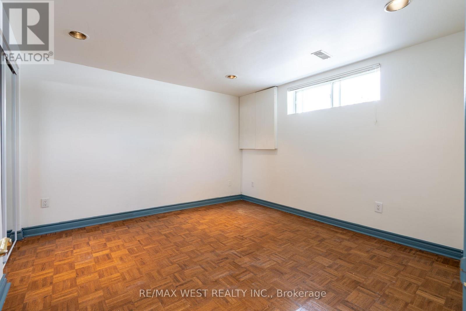 Lower - 28 Paragon Road, Toronto, Ontario  M9R 1J5 - Photo 13 - W12733562