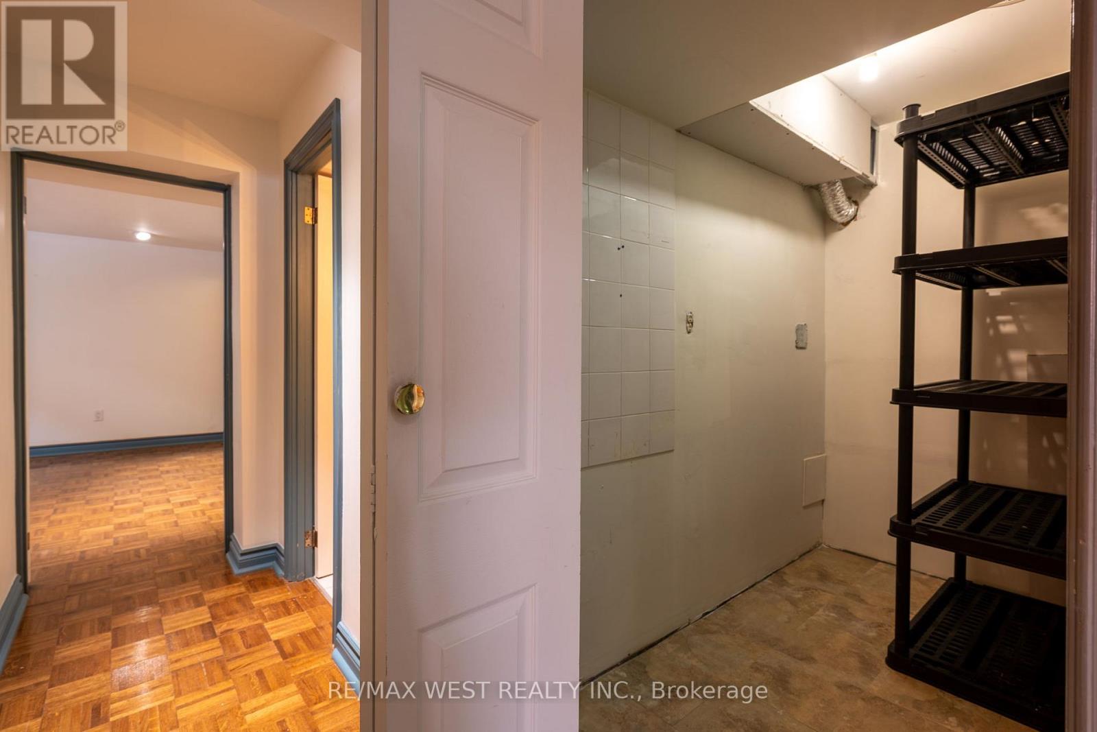 Lower - 28 Paragon Road, Toronto, Ontario  M9R 1J5 - Photo 16 - W12733562